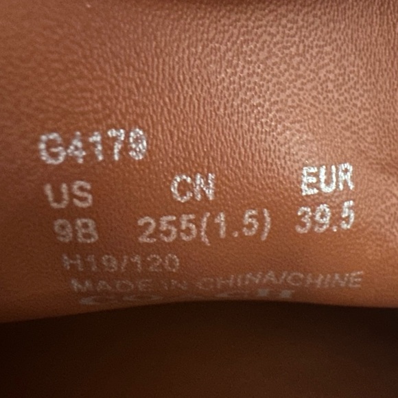 Coach Greenwich Leather Cream Loafers.-9 - Picture 9 of 10